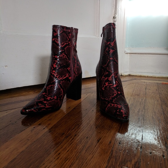 Miss Lola Triumph Booties - Picture 3 of 4